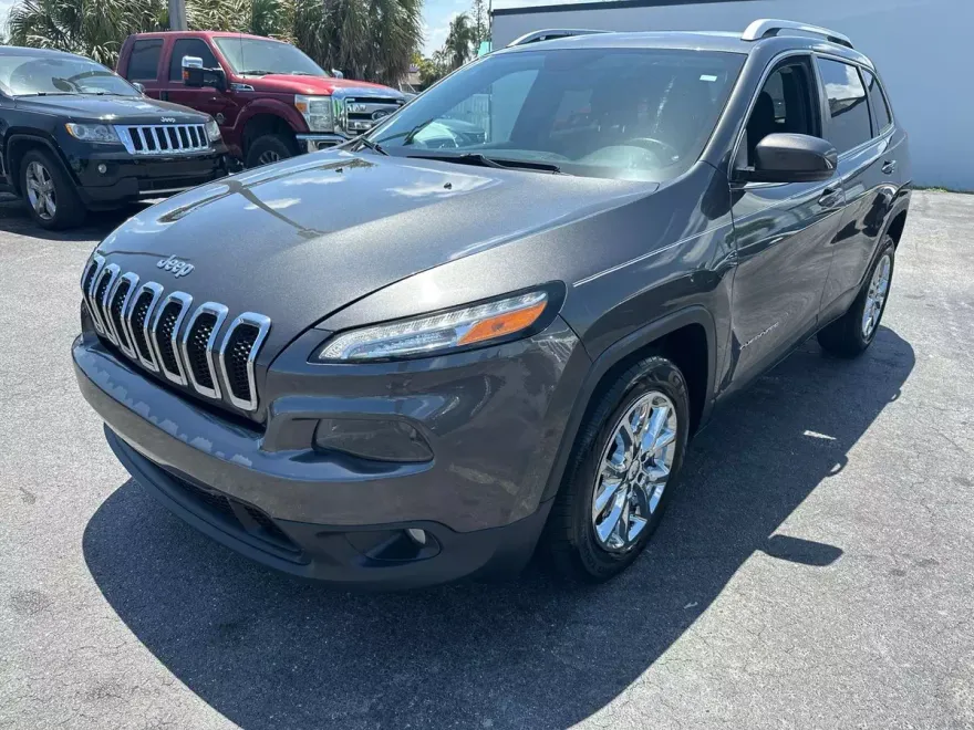 2016 Jeep Cherokee Latitude Altitude photo 1