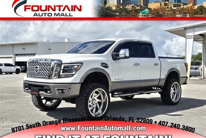 2017 Nissan Titan Platinum Reserve photo 1
