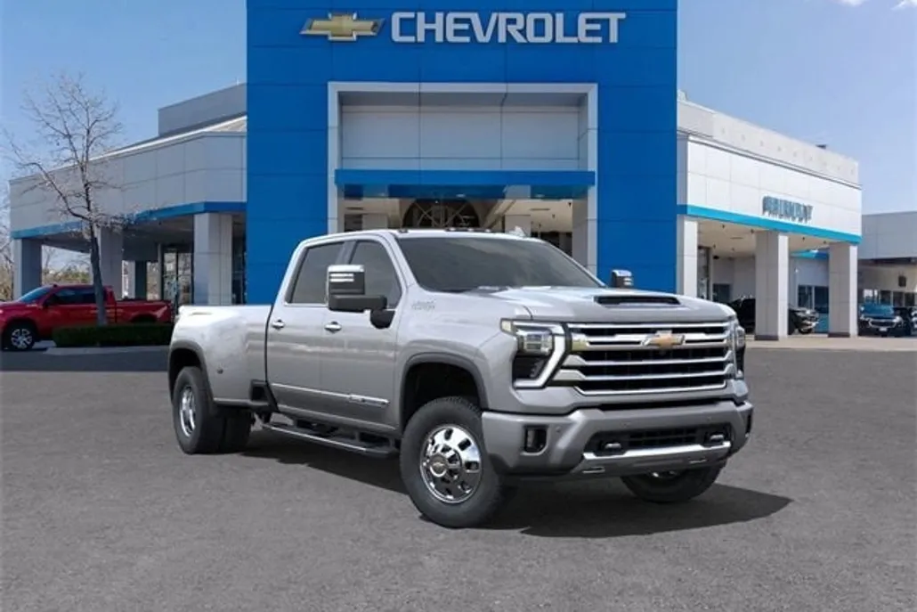 2025 Chevrolet Silverado 3500HD High Country photo 1