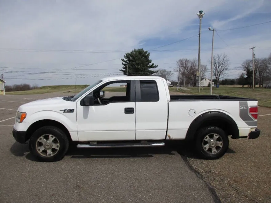 2009 Ford F-150 STX photo 1