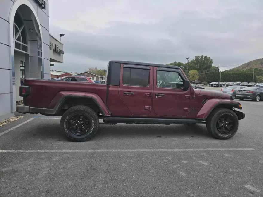 2021 Jeep Gladiator Willys photo 1