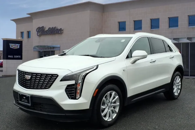 2022 Cadillac XT4 Luxury photo 1