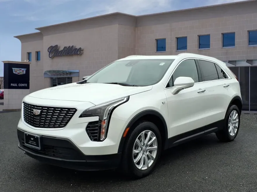 2022 Cadillac XT4 Luxury photo 1