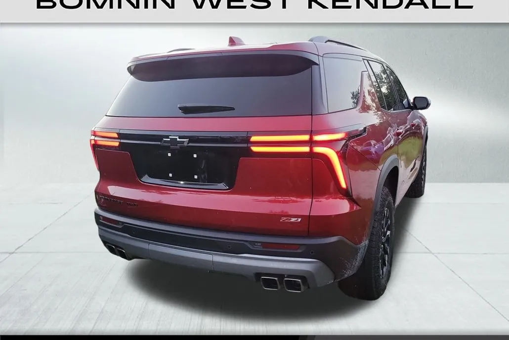2025 Chevrolet Traverse Z71 photo 1