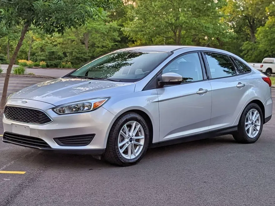 2016 Ford Focus SE photo 1
