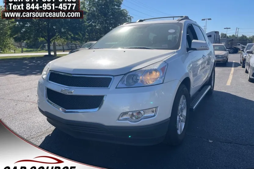 2012 Chevrolet Traverse 2LT photo 1