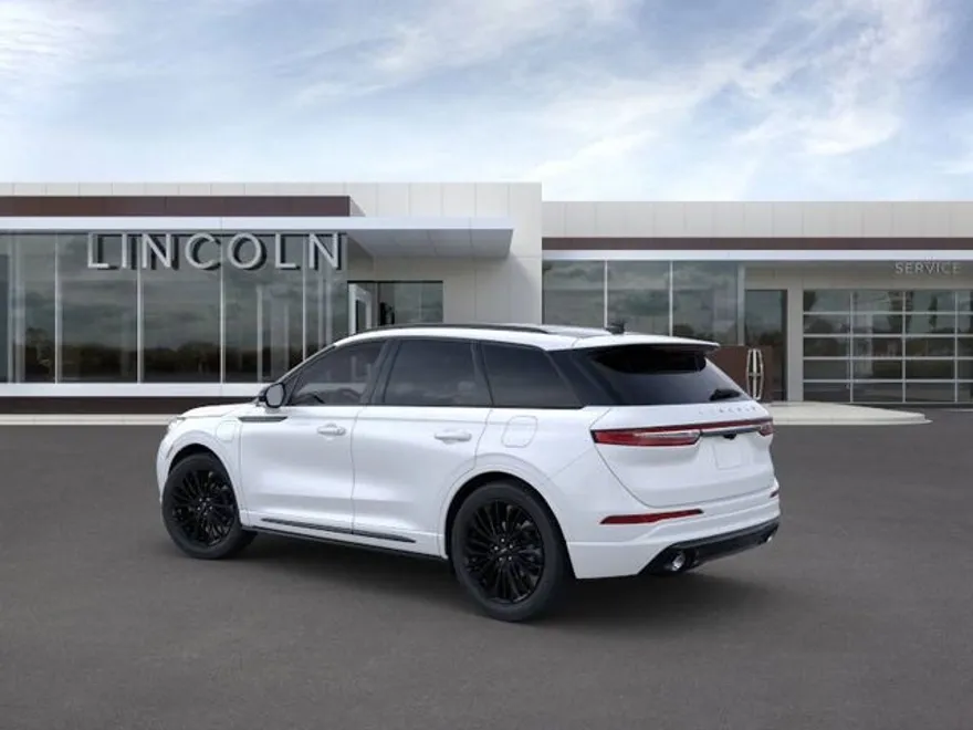 2025 Lincoln Corsair Grand Touring photo 4
