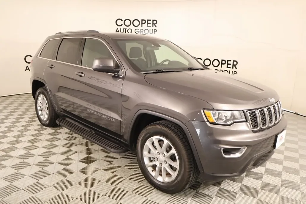 2021 Jeep Grand Cherokee Laredo E photo 1