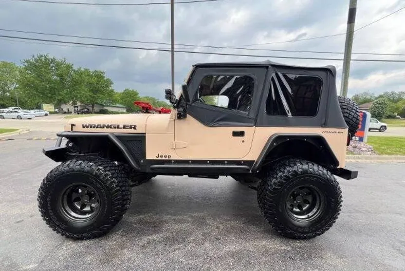 1993 Jeep Wrangler SE photo 1