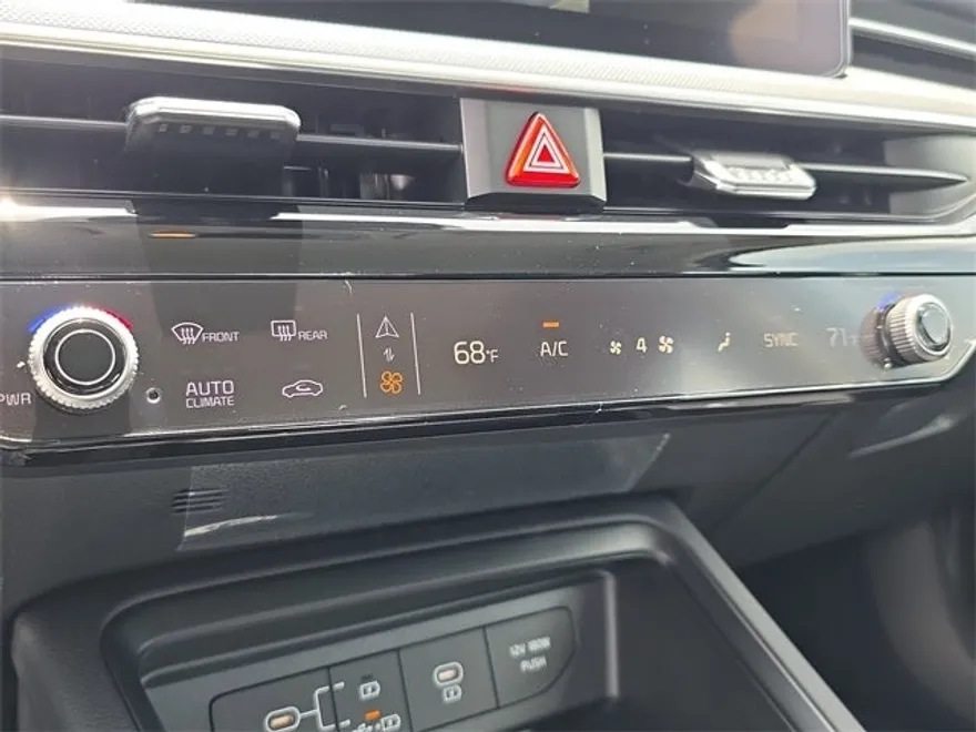 2025 Kia K5 LXS photo 10