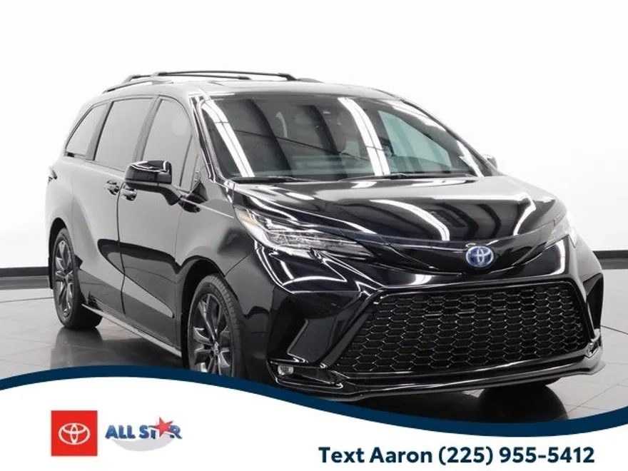 2025 Toyota Sienna XSE photo 1