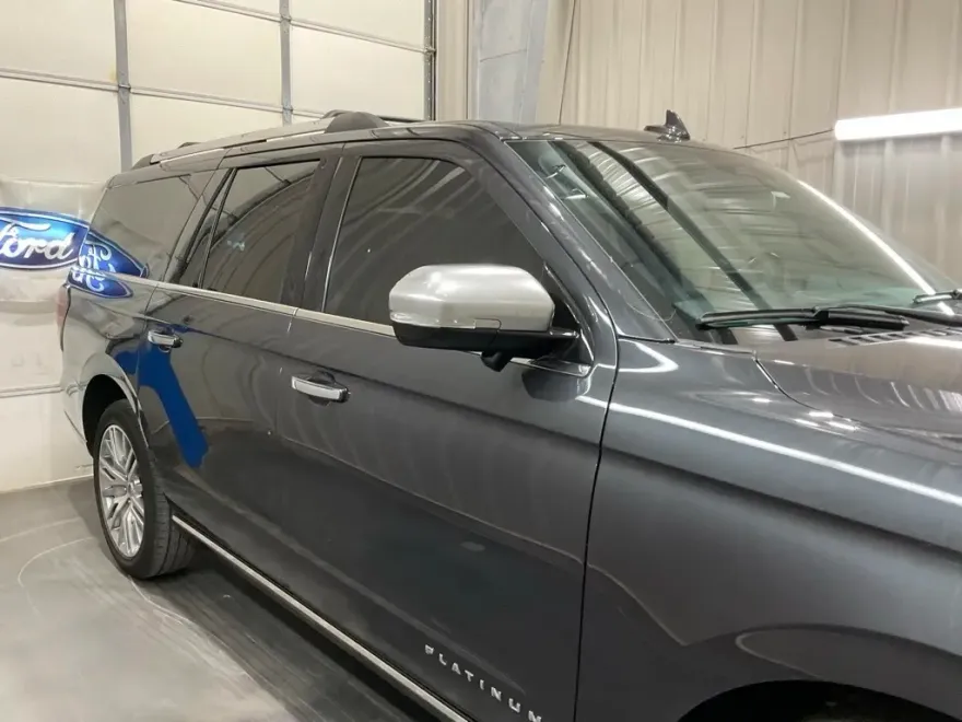 2024 Ford Expedition MAX Platinum photo 1