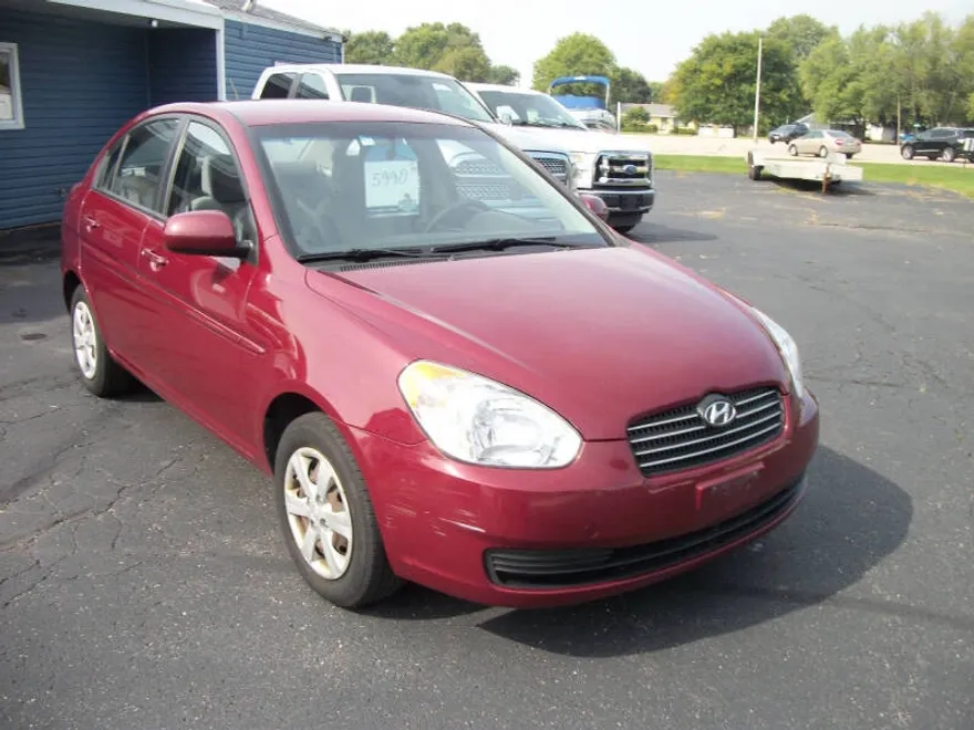 2010 Hyundai Accent GLS photo 1