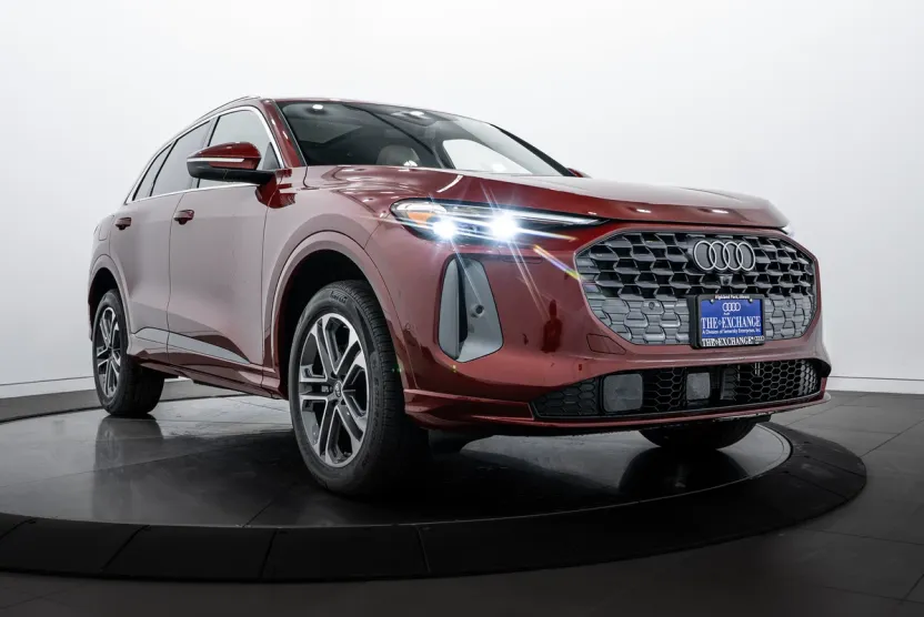 2025 Audi Q5 Premium Plus photo 1