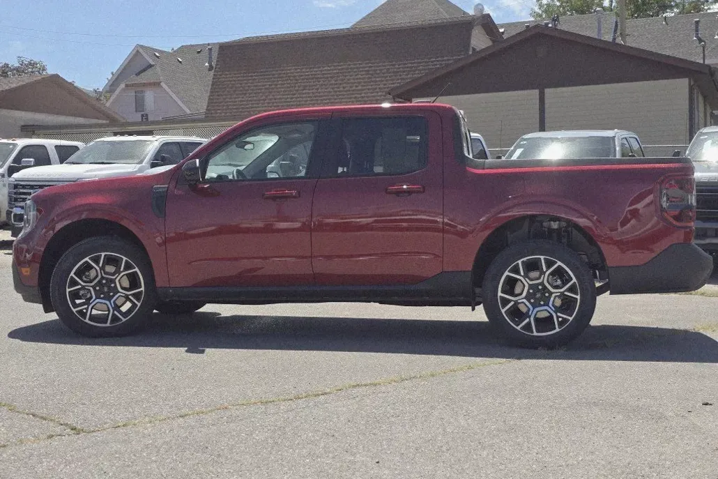 2025 Ford Maverick Lariat photo 1