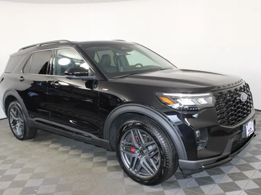 2025 Ford Explorer ST-Line photo 1