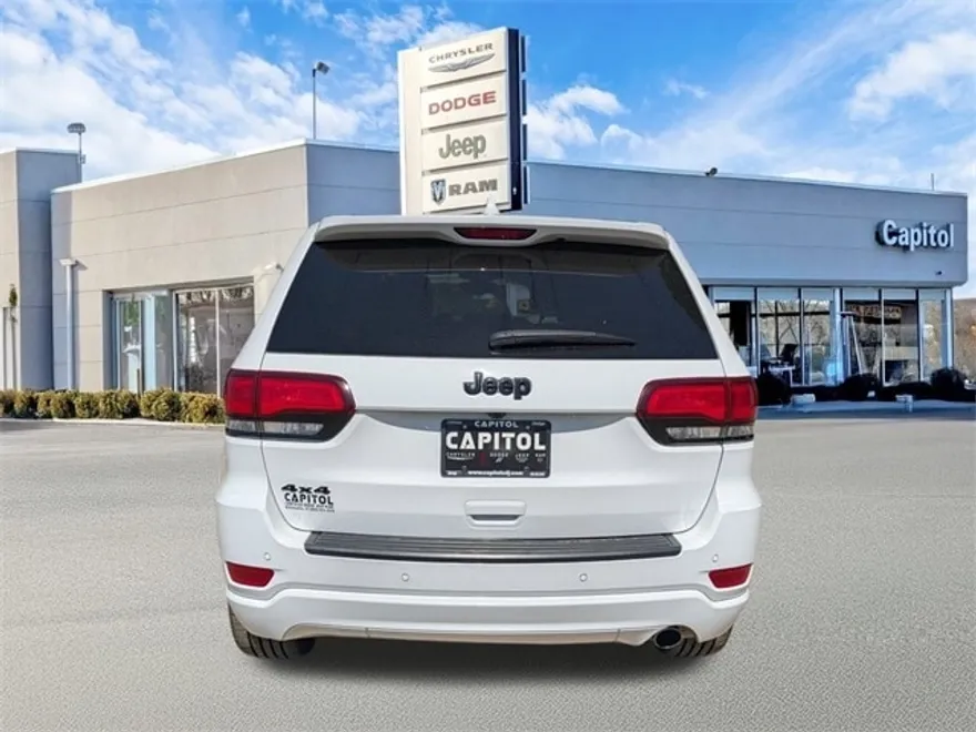 2022 Jeep Cherokee Laredo X photo 1