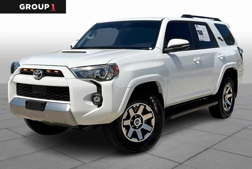 2023 Toyota 4Runner TRD Off-Road Premium photo 1
