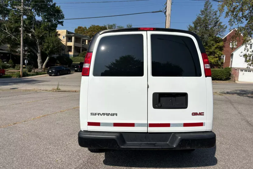 2019 Gmc Savana 2500 Cargo photo 1
