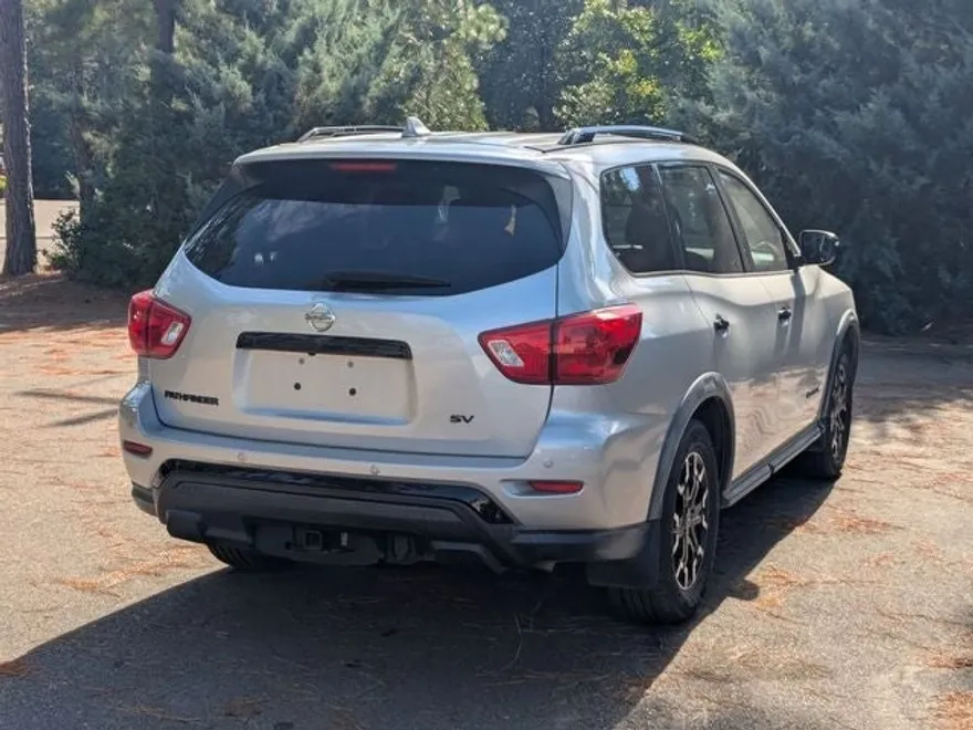 2019 Nissan Pathfinder SV photo 1