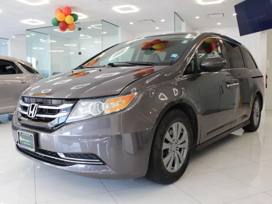 2015 Honda Odyssey EX photo 1