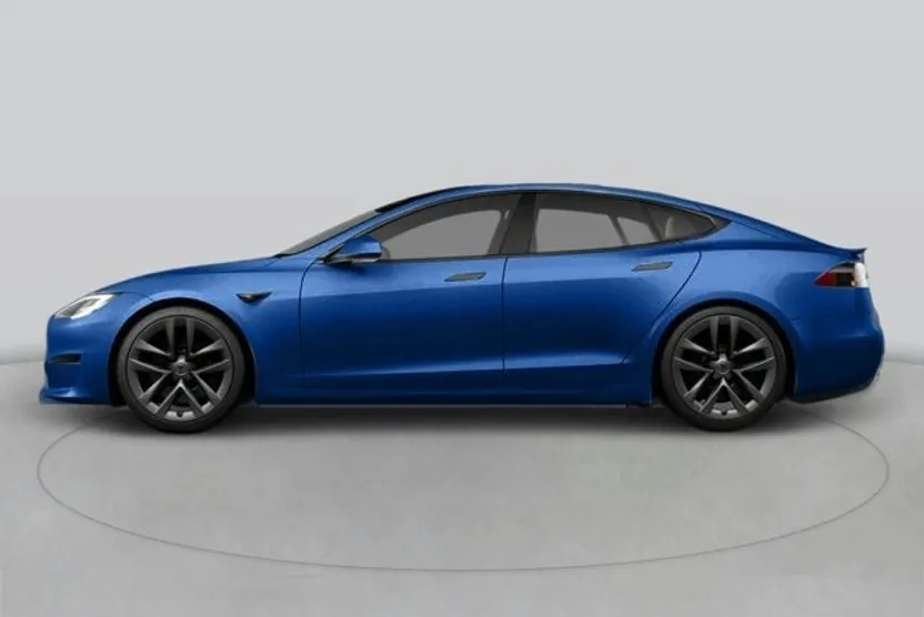 2022 Tesla Model S photo 1
