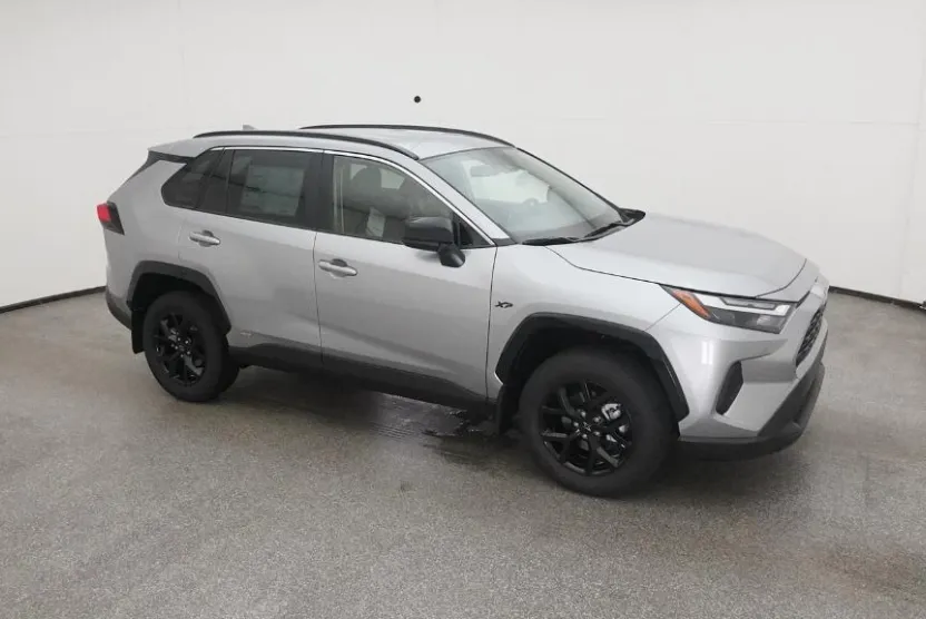 2025 Toyota RAV4 Hybrid LE photo 1
