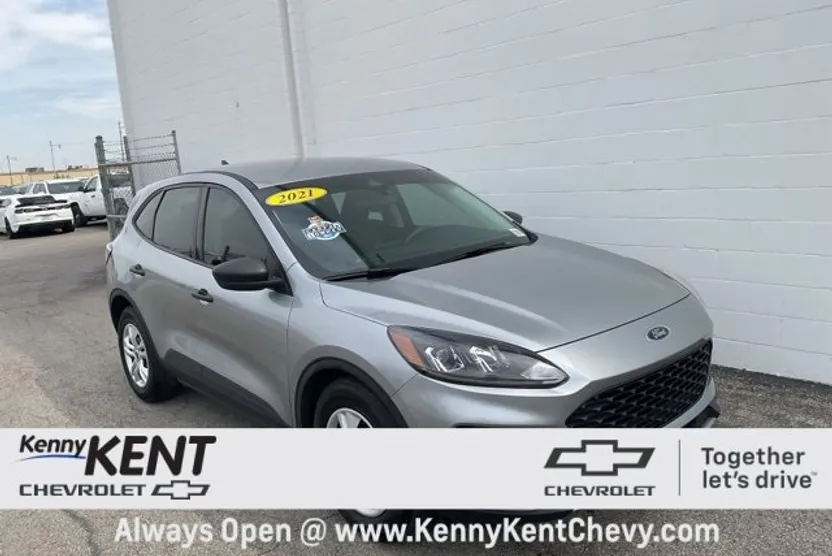 2021 Ford Escape S photo 1