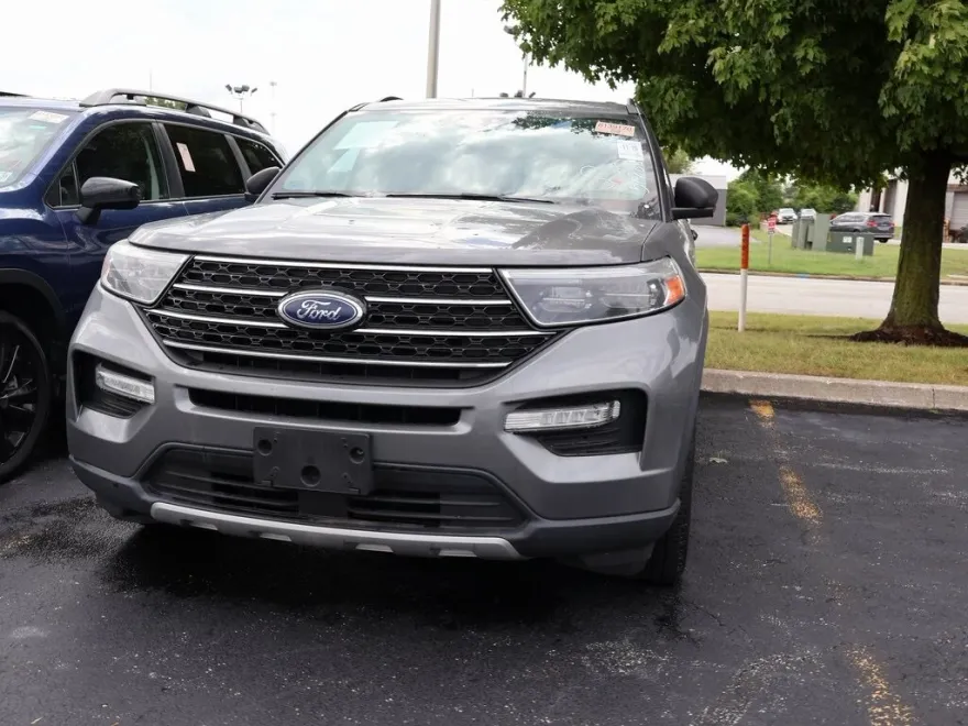 2021 Ford Explorer XLT photo 1