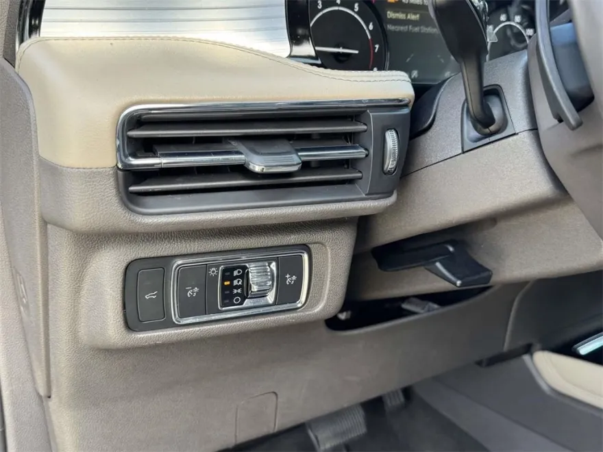 2021 Lincoln Corsair Standard photo 1