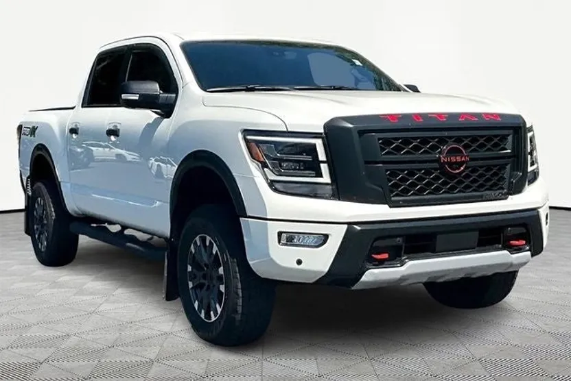 2023 Nissan Titan PRO-4X photo 1