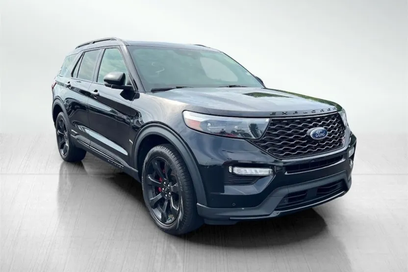 2022 Ford Explorer ST photo 1