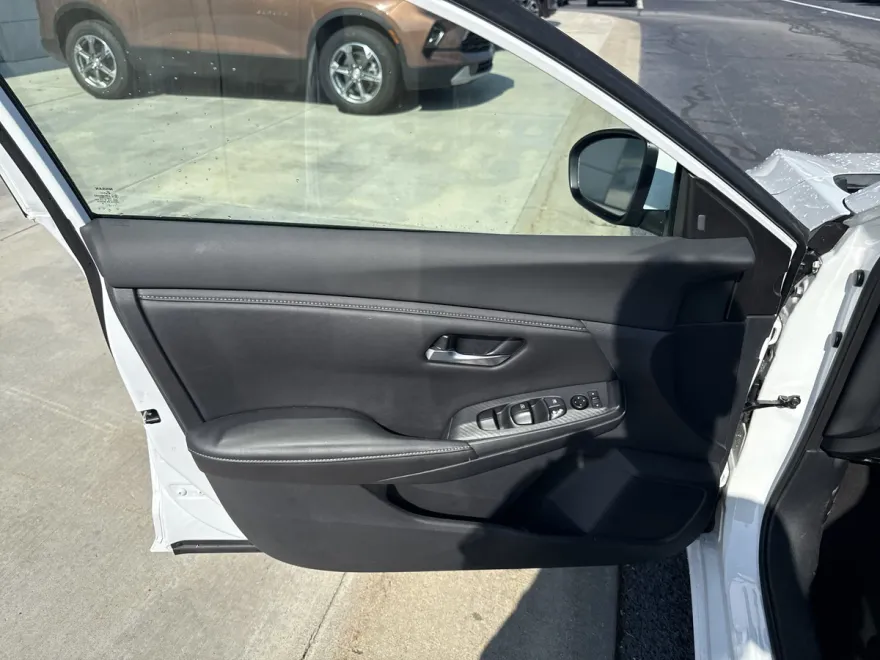 2022 Nissan Sentra SV photo 1