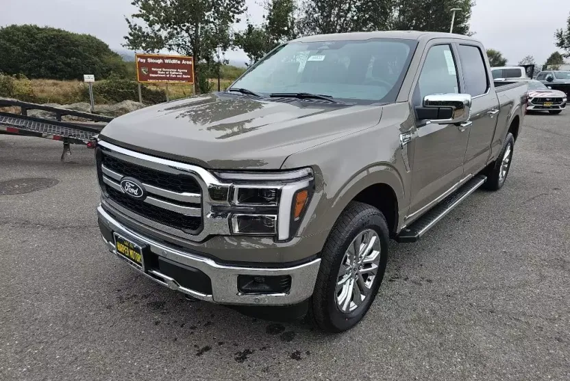 2025 Ford F-150 Lariat photo 1