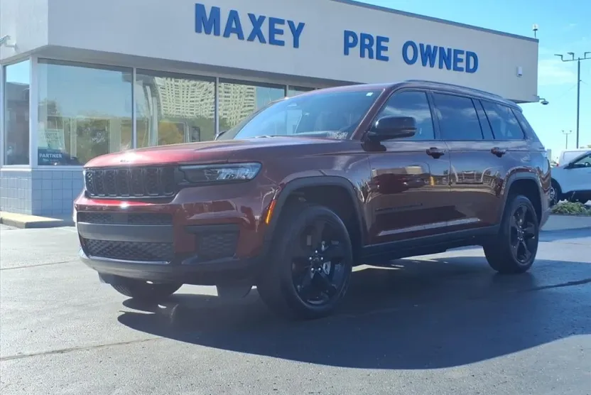 2023 Jeep Grand Cherokee Altitude photo 1