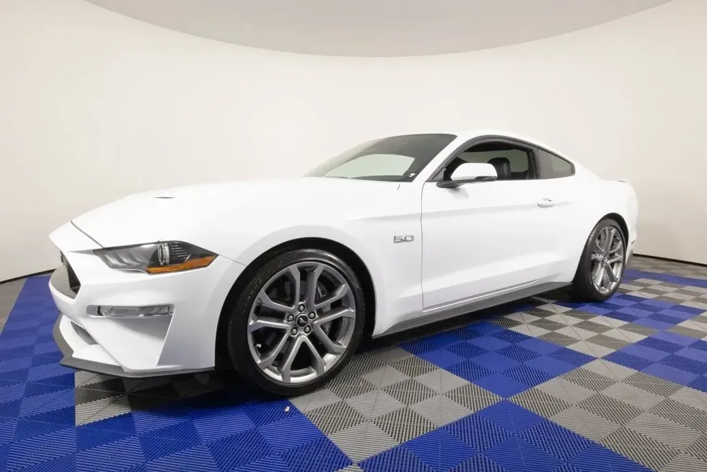 2022 Ford Mustang GT Premium photo 1