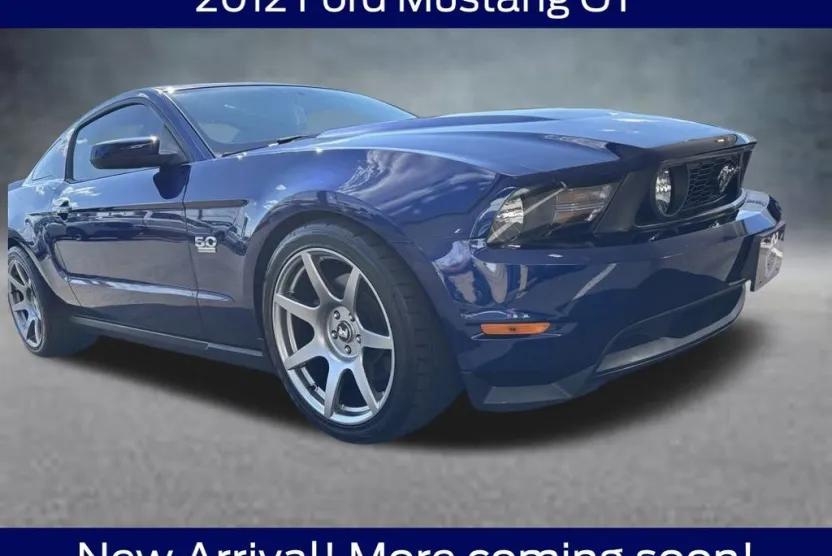 2012 Ford Mustang GT photo 1