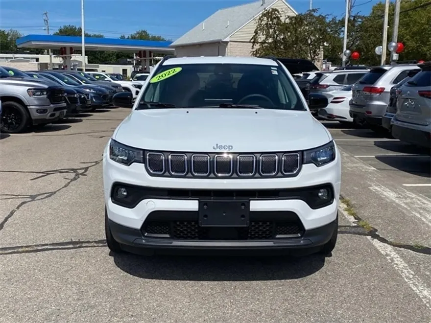 2022 Jeep Compass Latitude photo 1