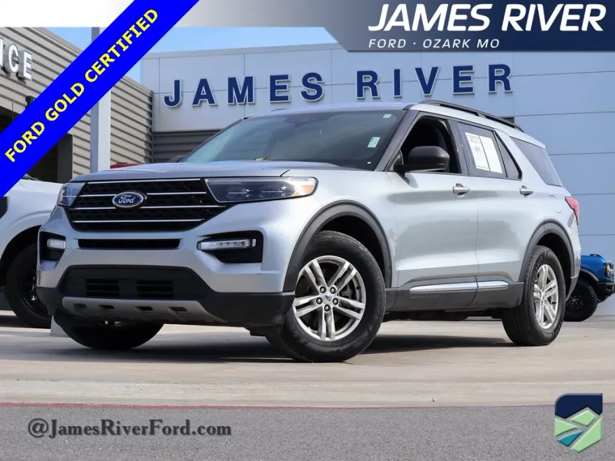 2023 Ford Explorer XLT photo 1