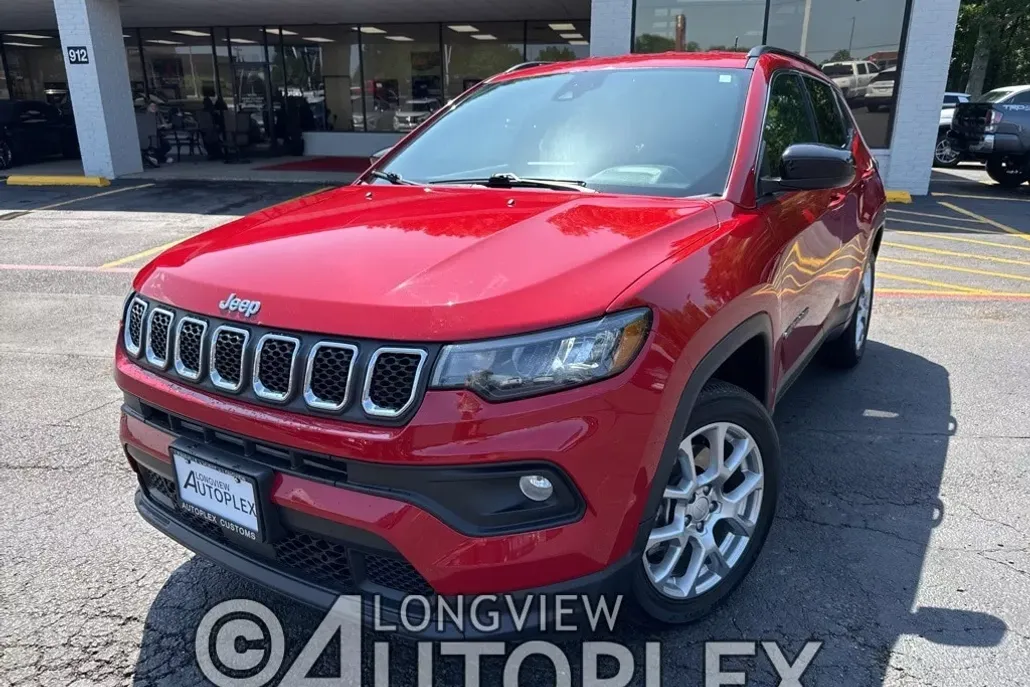 2023 Jeep Compass Latitude Lux photo 1