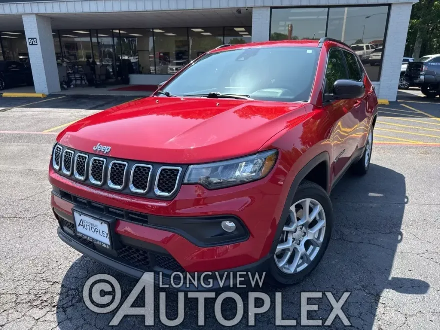 2023 Jeep Compass Latitude Lux photo 1