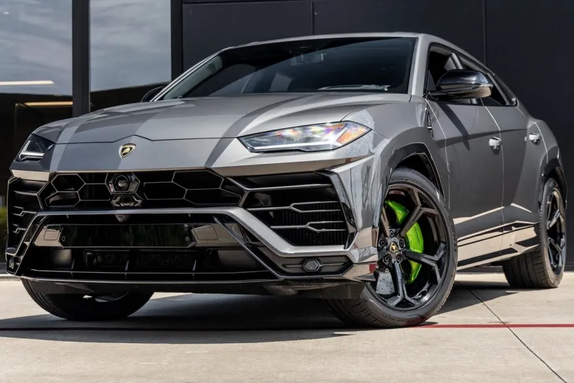 2021 Lamborghini Urus Base photo 1