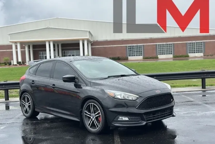 2016 Ford Focus ST photo 1