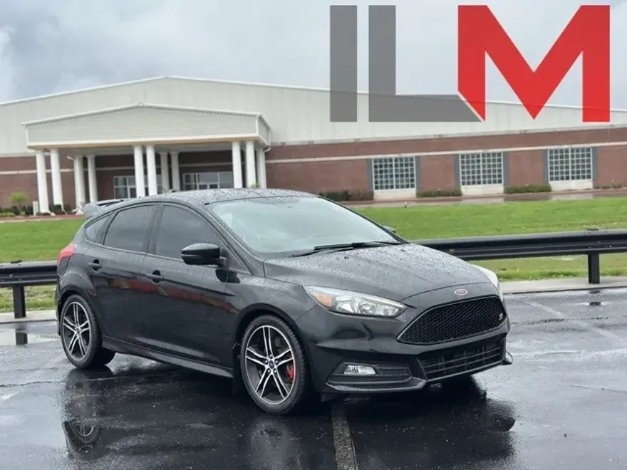 2016 Ford Focus ST photo 1