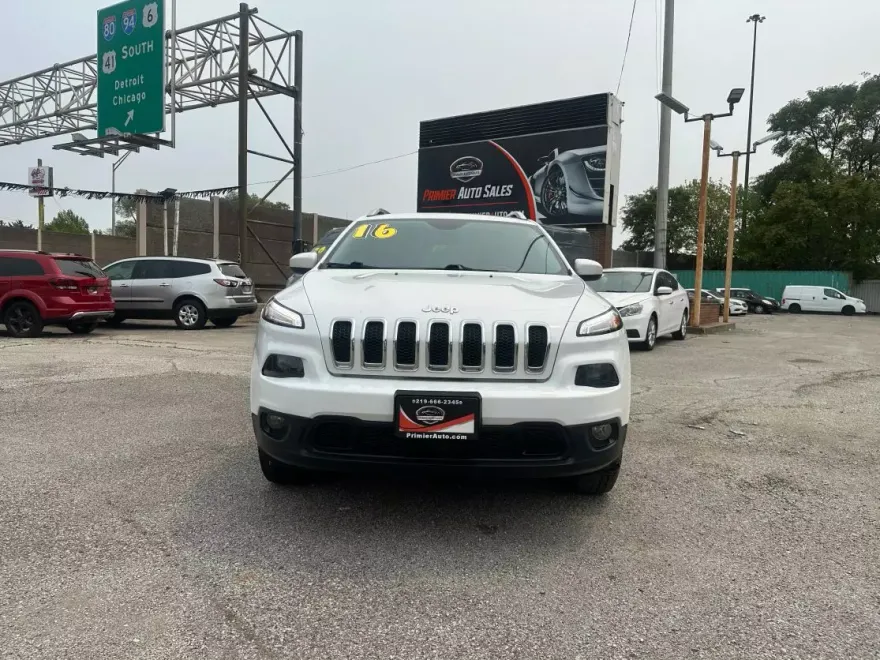 2016 Jeep Cherokee Latitude Sport photo 1
