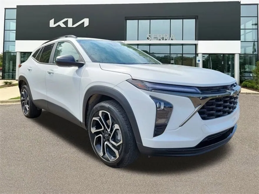 2024 Chevrolet Trax photo 1