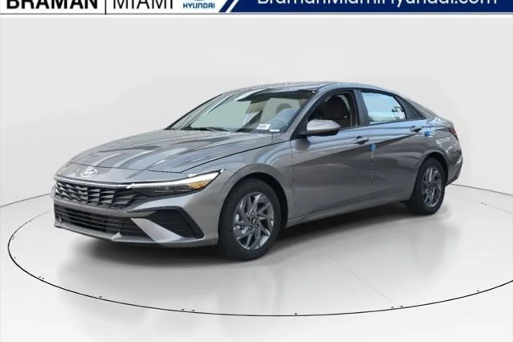 2025 Hyundai Elantra Hybrid photo 1
