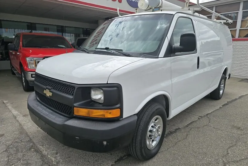 2014 Chevrolet Express 2500 Cargo Van photo 1