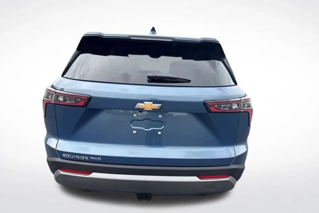 2026 Chevrolet Equinox LT photo 1