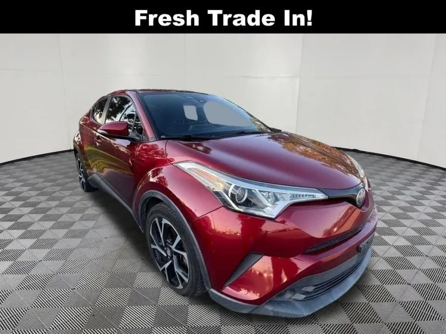 2018 Toyota C-HR XLE Premium photo 1